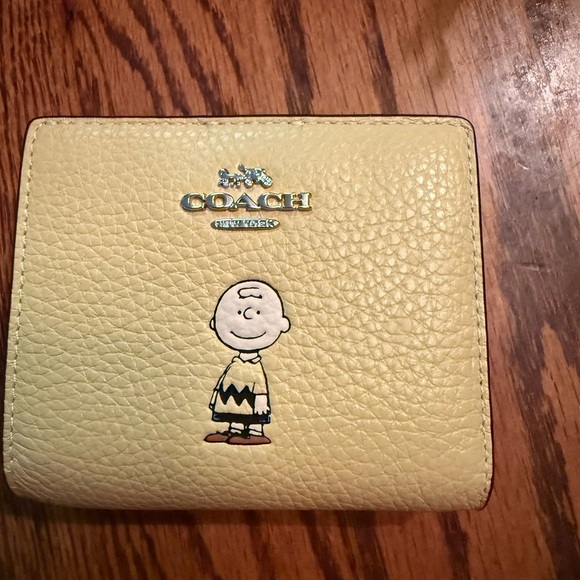 NWT Coach x Peanuts Snap Wallet featuring Charlie Brown - Picture 5 of 9